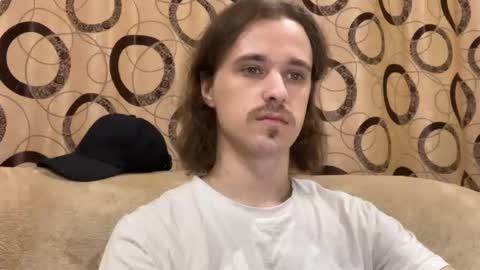 Snapshot of eric_blond chatting on 11-05-25, 06:52 Eric online show from 11-05-25, 06:52