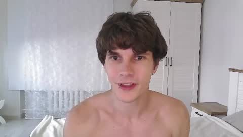 Snapshot of eric_crush chatting on 06-23-26, 04:10 Eric Crush online show from 06-23-26, 04:10