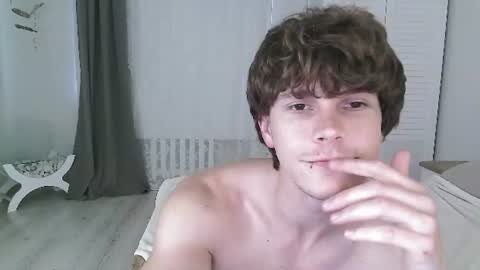 Snapshot of eric_crush chatting on 07-15-26, 12:43 Eric Crush online show from 07-15-26, 12:43