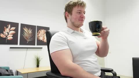 Snapshot of eric_poston chatting on 10-02-25, 01:40 online show from 10-02-25, 01:40