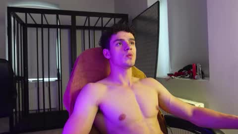 Snapshot of eric_poston chatting on 10-05-25, 02:15 online show from 10-05-25, 02:15