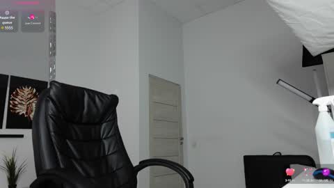 Snapshot of eric_poston chatting on 10-06-25, 06:22 online show from 10-06-25, 06:22