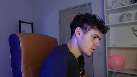 Snapshot of eric_poston chatting on 10-06-25, 06:27 online show from 10-06-25, 06:27