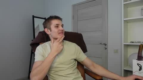 Snapshot of eric_poston chatting on 10-09-25, 08:01 online show from 10-09-25, 08:01