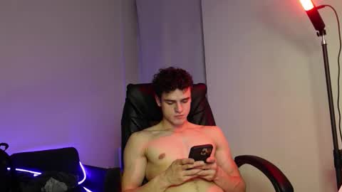 Snapshot of eric_poston chatting on 10-11-25, 05:33 online show from 10-11-25, 05:33