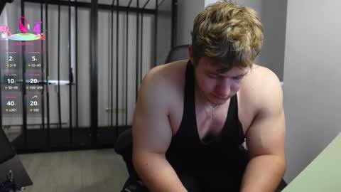 Snapshot of eric_poston chatting on 10-12-25, 05:39 online show from 10-12-25, 05:39