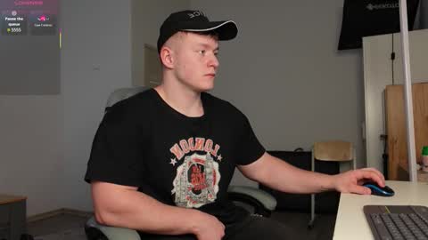 Snapshot of eric_poston chatting on 10-15-25, 12:38 online show from 10-15-25, 12:38