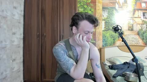 Eric online show from 09-18-25, 04:42