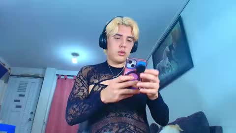 eric_twink18 online show from 01-18-26, 04:38