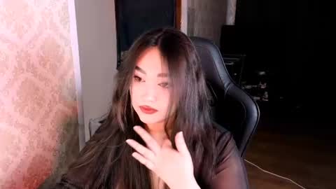 Snapshot of erica_wayne chatting on 06-12-26, 01:32 Erica Wayne online show from 06-12-26, 01:32