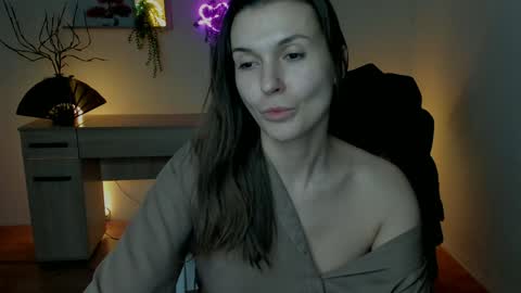 EricaPowers online show from 12-06-24, 10:38