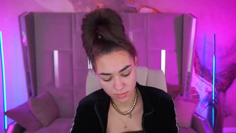 Erica online show from 10-19-25, 06:03