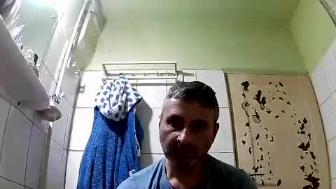 Snapshot of ericboy32 chatting on 12-24-24, 12:11 eric online show from 12-24-24, 12:11