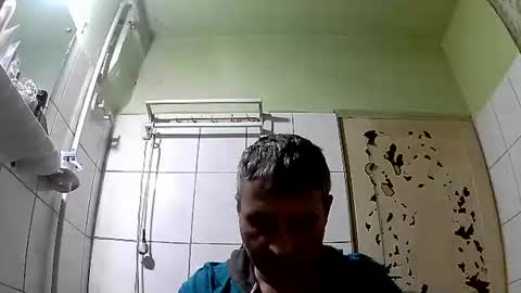 Snapshot of ericboy32 chatting on 12-29-24, 03:54 eric online show from 12-29-24, 03:54