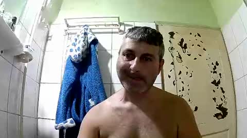 Snapshot of ericboy32 chatting on 12-29-24, 10:01 eric online show from 12-29-24, 10:01