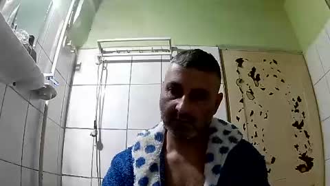 Snapshot of ericboy32 chatting on 12-31-24, 04:38 eric online show from 12-31-24, 04:38