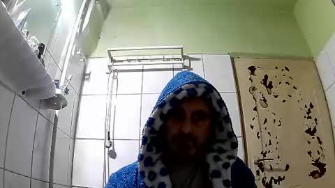 Snapshot of ericboy32 chatting on 01-03-25, 12:43 eric online show from 01-03-25, 12:43