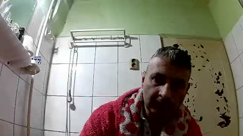 Snapshot of ericboy32 chatting on 01-06-25, 11:29 eric online show from 01-06-25, 11:29