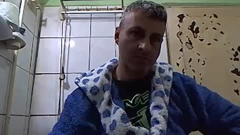 Snapshot of ericboy32 chatting on 01-14-25, 06:49 eric online show from 01-14-25, 06:49