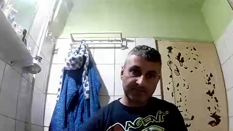 Snapshot of ericboy32 chatting on 01-15-25, 01:02 eric online show from 01-15-25, 01:02