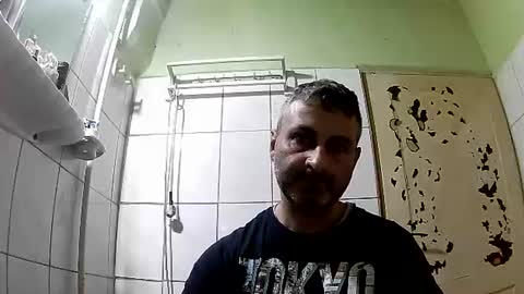 Snapshot of ericboy32 chatting on 01-19-25, 11:32 eric online show from 01-19-25, 11:32