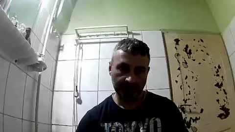 Snapshot of ericboy32 chatting on 01-20-25, 02:32 eric online show from 01-20-25, 02:32