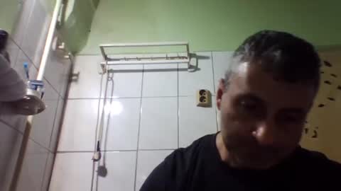 Snapshot of ericboy32 chatting on 01-23-25, 02:12 eric online show from 01-23-25, 02:12