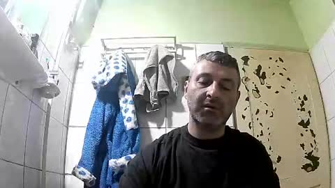 Snapshot of ericboy32 chatting on 01-24-25, 01:45 eric online show from 01-24-25, 01:45