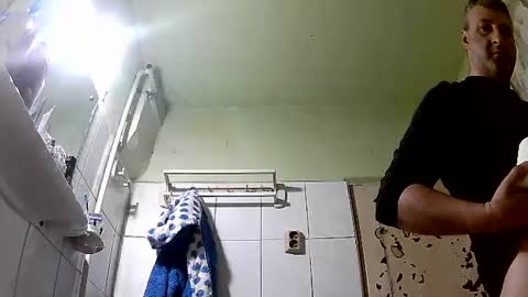 Snapshot of ericboy32 chatting on 01-24-25, 04:48 eric online show from 01-24-25, 04:48