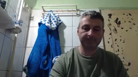 Snapshot of ericboy32 chatting on 02-05-25, 11:17 eric online show from 02-05-25, 11:17