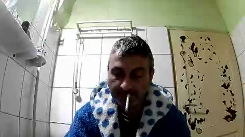 Snapshot of ericboy32 chatting on 02-08-25, 11:13 eric online show from 02-08-25, 11:13