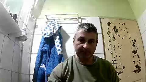 Snapshot of ericboy32 chatting on 02-09-25, 02:17 eric online show from 02-09-25, 02:17