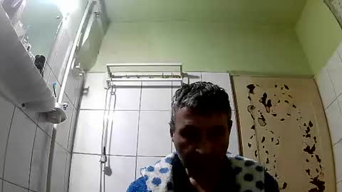 Snapshot of ericboy32 chatting on 02-16-25, 12:52 eric online show from 02-16-25, 12:52