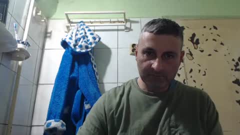 Snapshot of ericboy32 chatting on 02-23-25, 02:04 eric online show from 02-23-25, 02:04