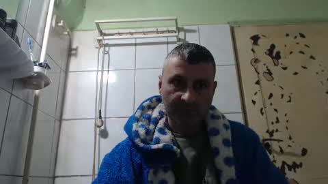 Snapshot of ericboy32 chatting on 02-24-25, 01:53 eric online show from 02-24-25, 01:53