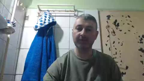 Snapshot of ericboy32 chatting on 02-28-25, 03:26 eric online show from 02-28-25, 03:26