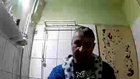 Snapshot of ericboy32 chatting on 03-06-25, 11:31 eric online show from 03-06-25, 11:31