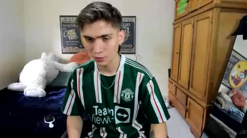 Snapshot of erick_de_rossee chatting on 04-18-26, 06:45 erick_de_rossee online show from 04-18-26, 06:45