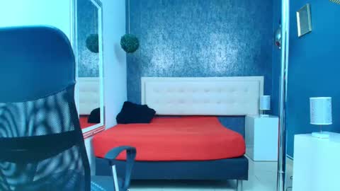   online show from 10-05-25, 03:38