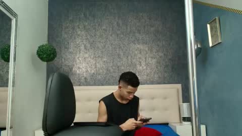   online show from 05-01-26, 12:21