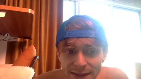 Snapshot of ericsaurus chatting on 06-22-26, 05:43 EWW online show from 06-22-26, 05:43