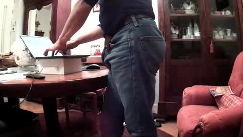 Snapshot of ericstephcam31 chatting on 12-20-25, 05:20 Steph et Eric online show from 12-20-25, 05:20