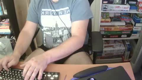 Snapshot of erik_dapper chatting on 06-26-26, 04:44 Erik Dapper online show from 06-26-26, 04:44