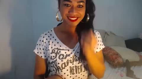 Snapshot of erika_madrigal chatting on 01-11-25, 02:30 erika_madrigal online show from 01-11-25, 02:30