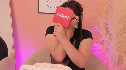 Erika Mendez online show from 01-09-25, 08:33