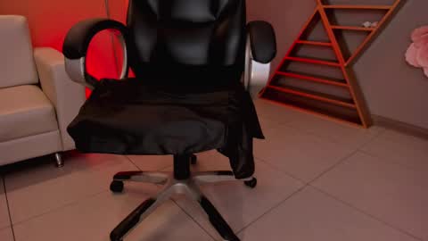 Erika Benz online show from 02-11-25, 02:35