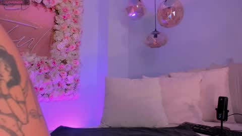 Snapshot of erikabenz chatting on 02-24-26, 12:36 Erika Benz online show from 02-24-26, 12:36