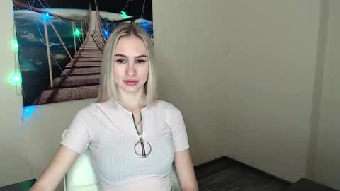 Erika online show from 02-17-25, 12:38