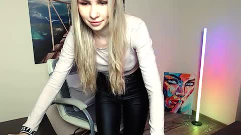 Erika online show from 11-26-25, 01:23