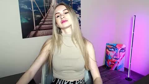 Erika online show from 05-25-26, 12:11